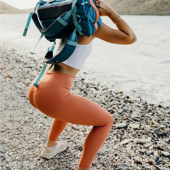 the Royale Tropical legging - Picture 4 of 9